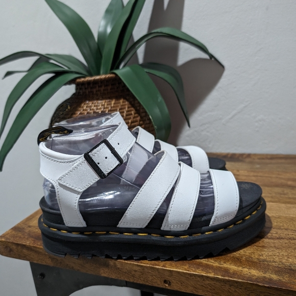 Dr Martens Blaire Quad White Hydro Leather Sandals Woman’s Size 8 - Picture 7 of 7